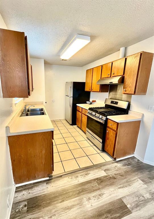 Building Photo - 3902 Stonecroft Dr