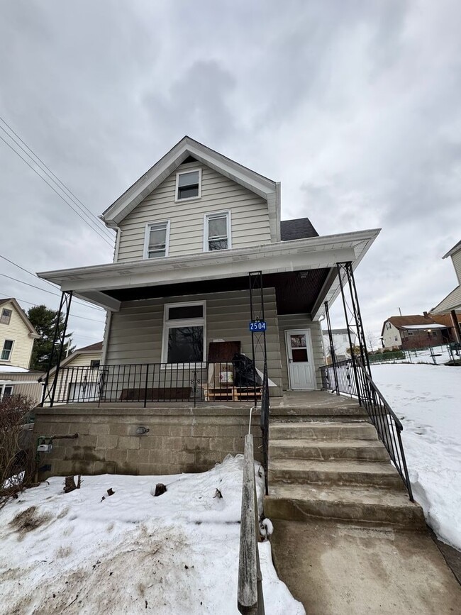 Building Photo - 2504 Olympia St