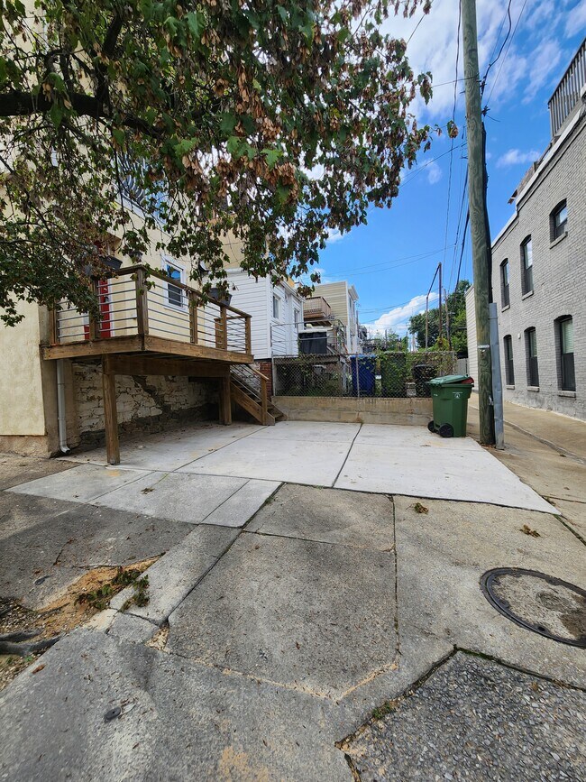 Building Photo - 764 E Fort Ave
