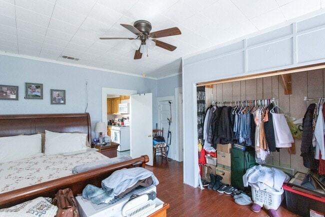 Building Photo - Spacious Home ready for a new family!