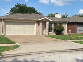 Building Photo - 2067 Palomino Trail