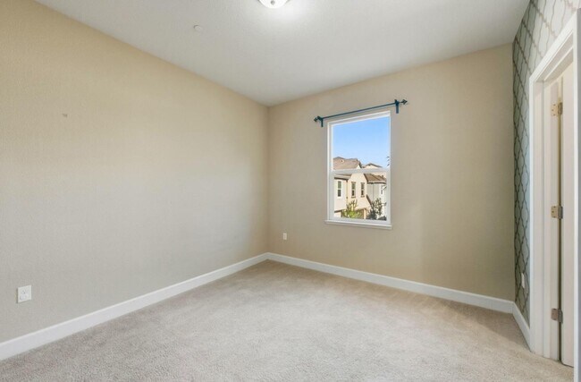 Building Photo - 819 Maddox Loop
