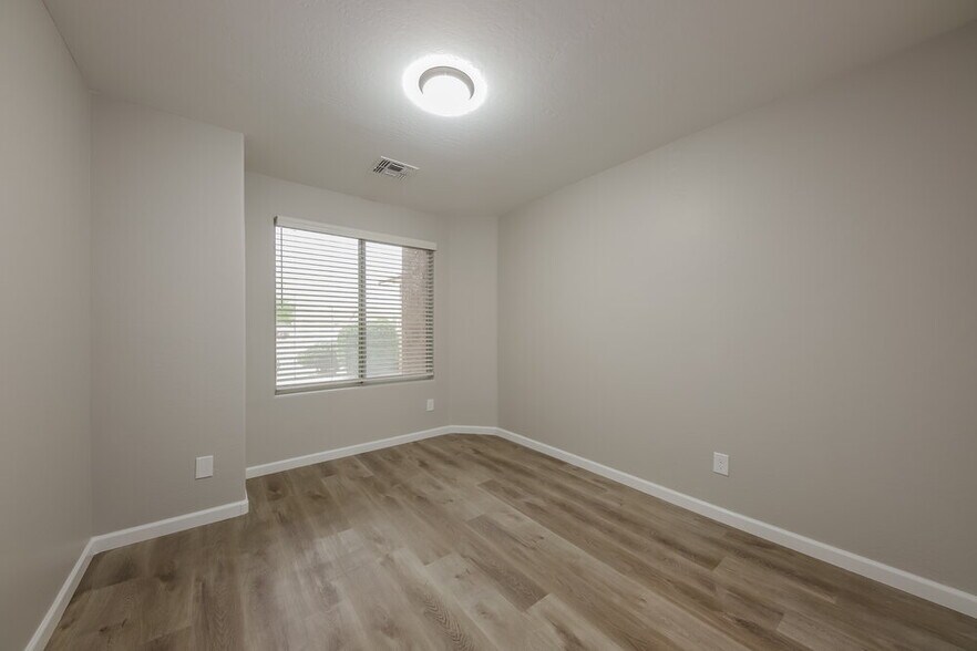Building Photo - 2020 W Hasan Dr