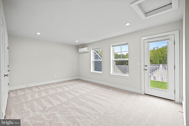 Building Photo - 1548 Meadowlark Glen Rd