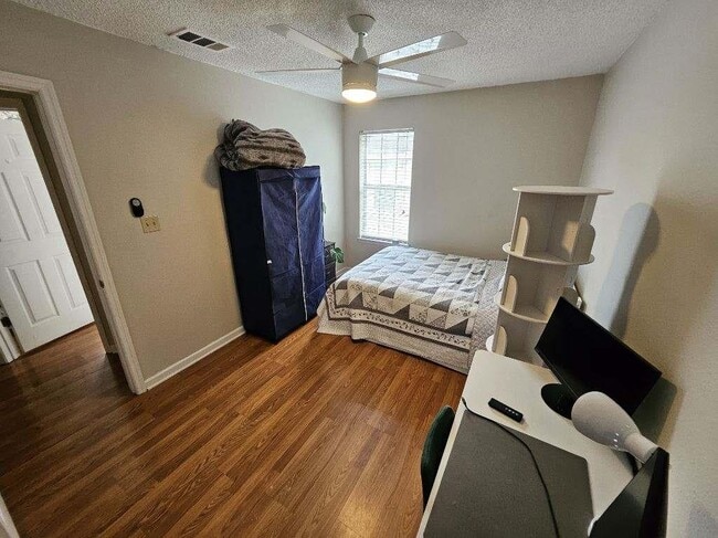 Building Photo - 5051 Mint Hill Ct