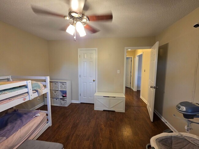 Building Photo - Welcome to Your Dream Retreat!