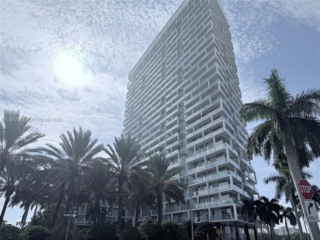 Building Photo - 2000 Metropica Wy