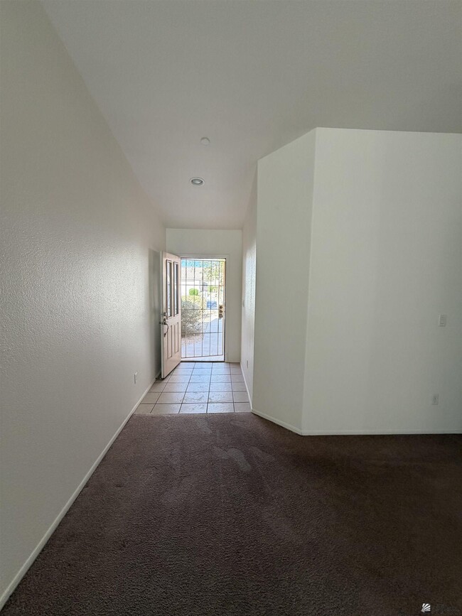 Building Photo - 3090 S Ragen Dr