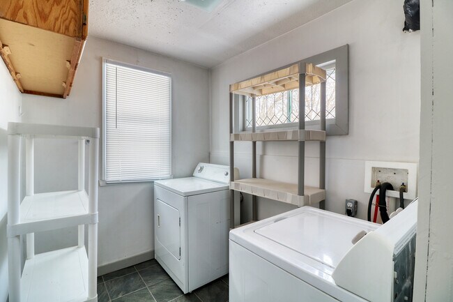 Laundry Room - 611 10th St S