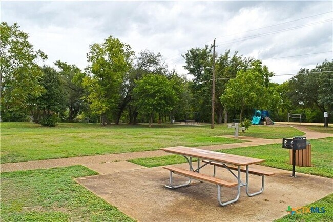 Building Photo - 2110 Blue Meadow Dr