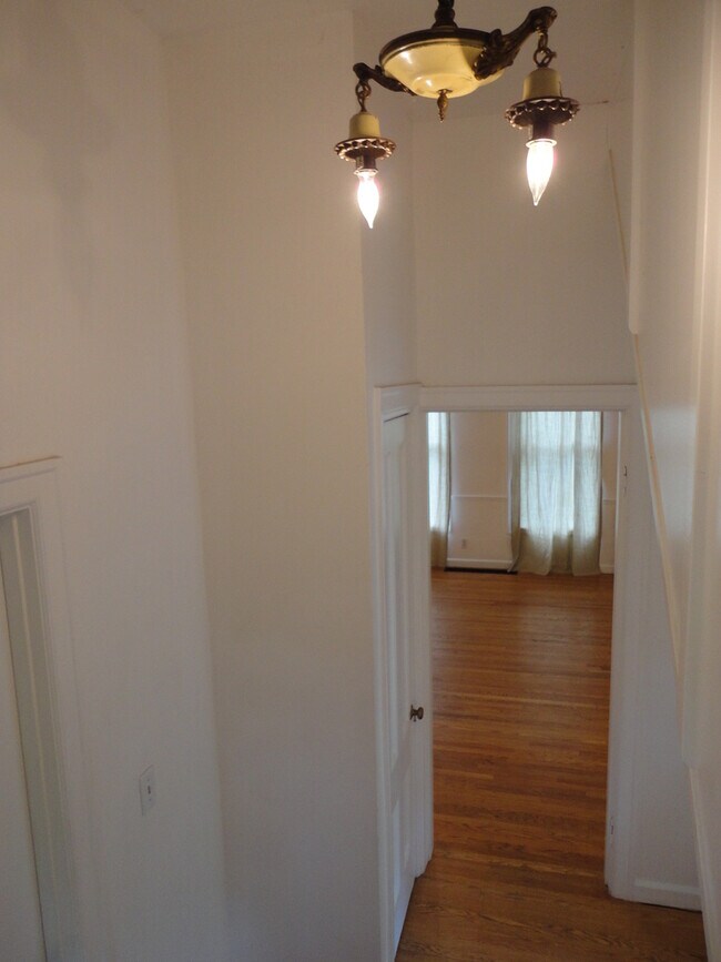 Building Photo - Office Suites in NW Nob Hill/Alphabet Dist...