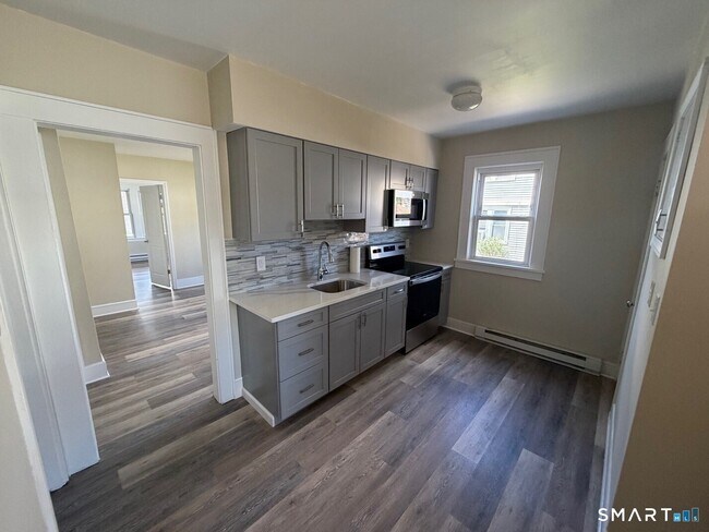 Building Photo - 35 9th Ave