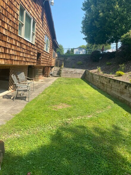 Building Photo - 817 Elysian Ave