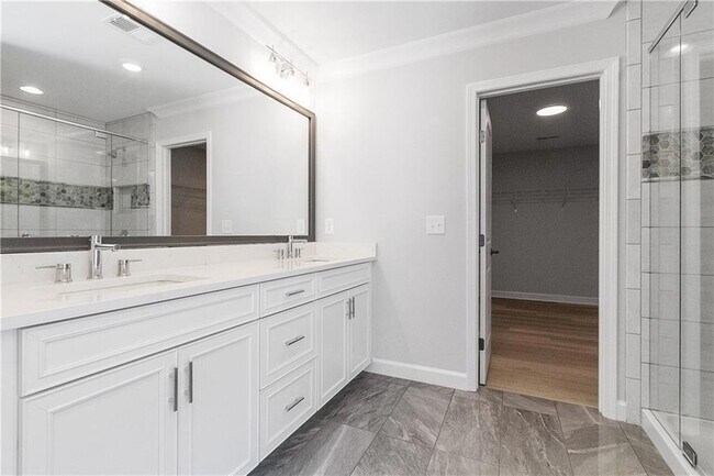 Building Photo - 536 Cresentry Brook