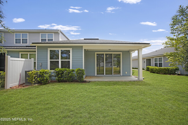 Building Photo - 432 Pine Bluff Dr