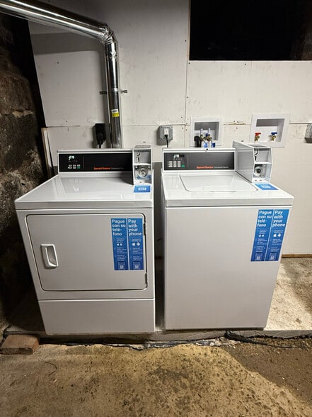 Building Photo - 22 Chatham St