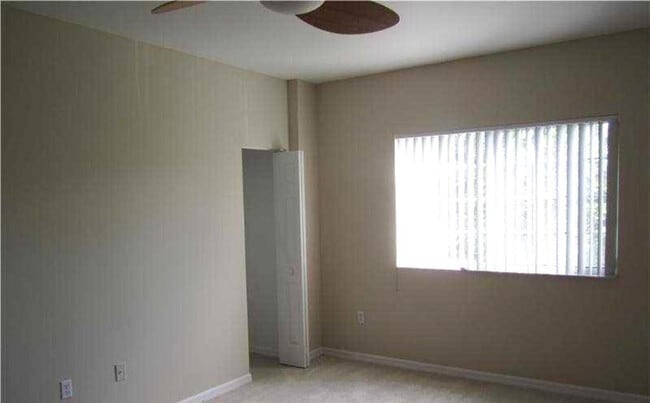 Building Photo - 2107 SE 10th Ave