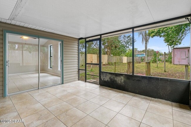 Building Photo - 1702 Carolina Ave