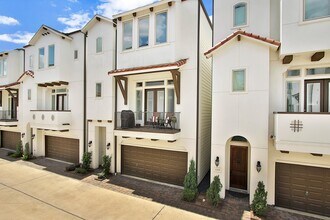 Building Photo - 1221 Bonner St