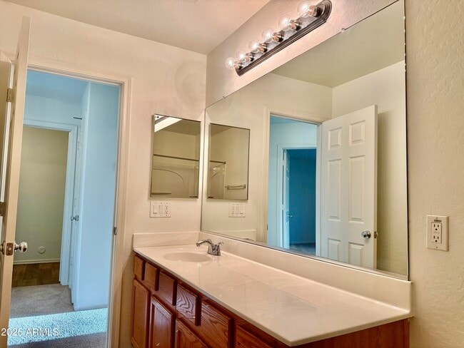 Building Photo - 4531 E Del Rio St