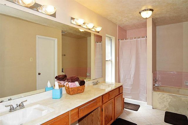 Building Photo - 4823 Pecan Grove Dr