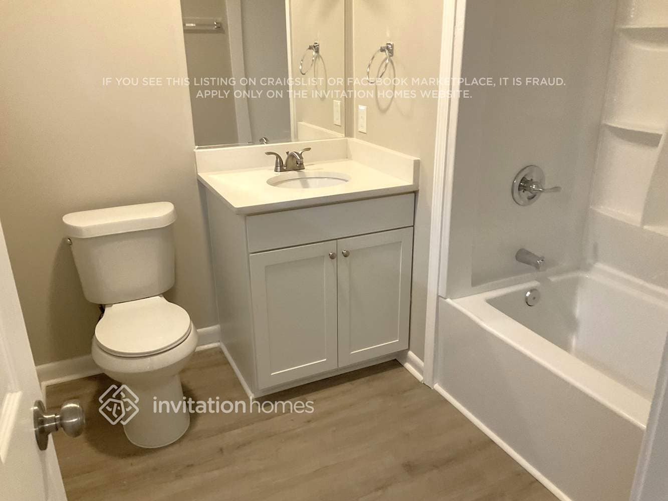 Building Photo - 3034 Woodrow Manor