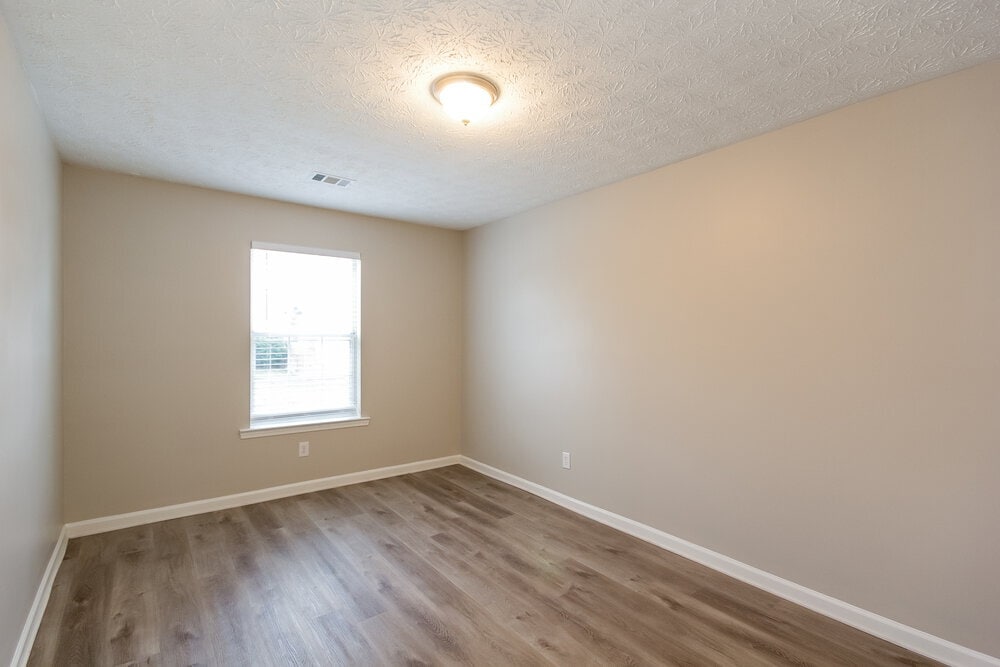 Building Photo - 2060 Stoneoak Dr