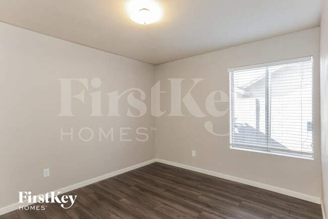 Building Photo - 4426 W Crocus Dr