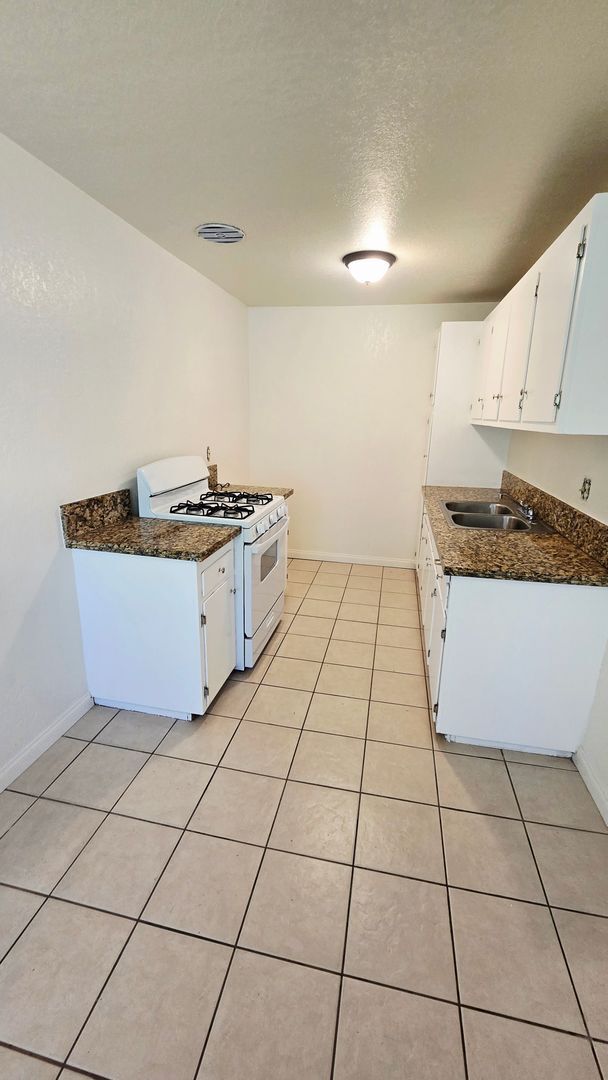 Building Photo - 9374 Pradera Ave