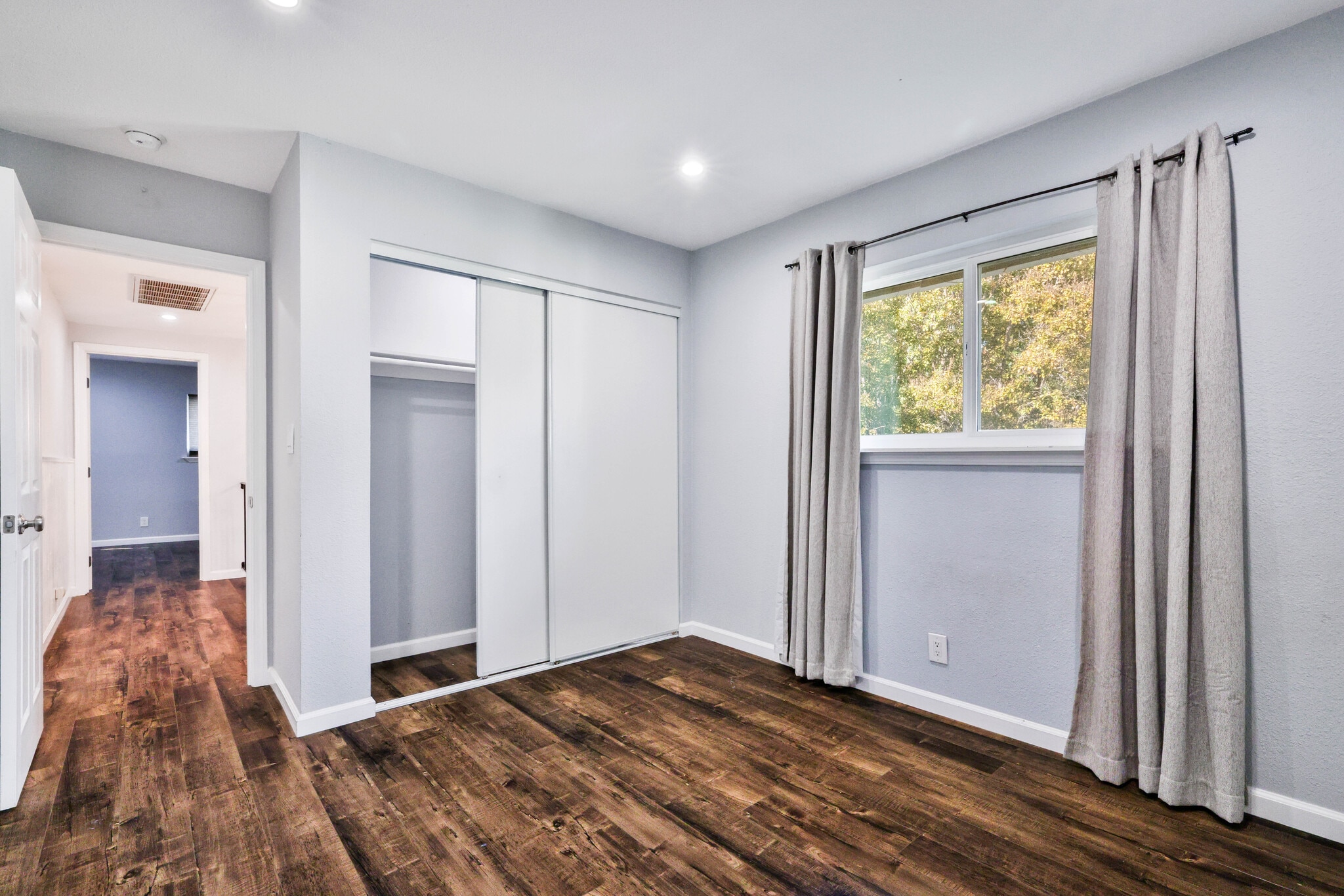 Building Photo - 2702 College Ln