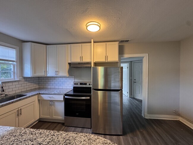 Building Photo - 1715 Perry St