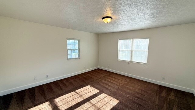 Building Photo - 33RD & COLLEGE AREA - 3 BEDROOM 2 BATH HALF DUPLEX AVAILABLE NOW!