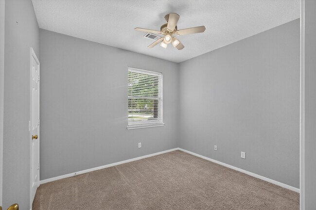 Building Photo - 26 Millport Dr