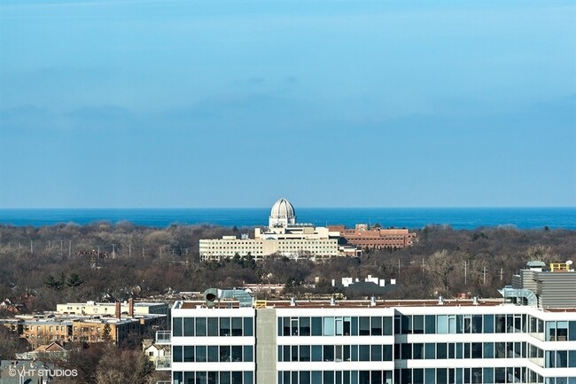 Building Photo - 1720 Maple Ave
