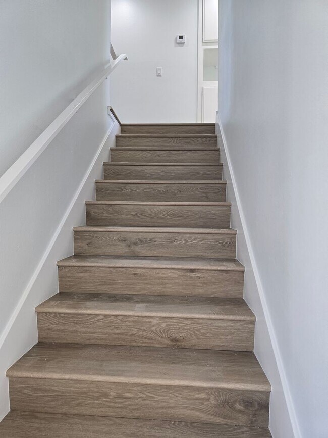 Building Photo - Fully Remodeled 4-Bedroom, 3-Bath Rental H...