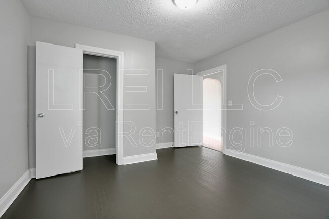 Building Photo - 5415 Distler Ln
