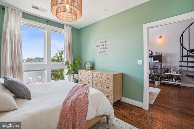 Building Photo - 2920 Georgia Ave NW