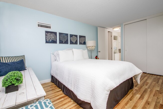 Building Photo - 411 Hobron Ln