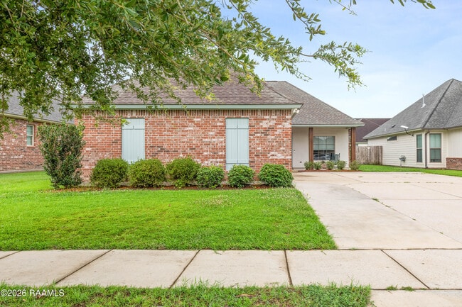 Building Photo - 110 Olivewood Dr