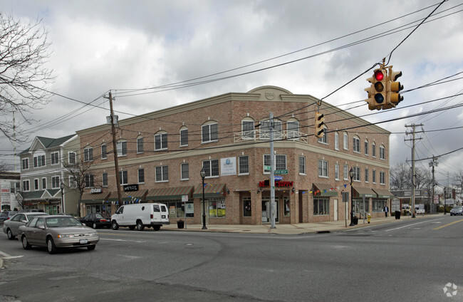 Primary Photo - Oak Street Plaza