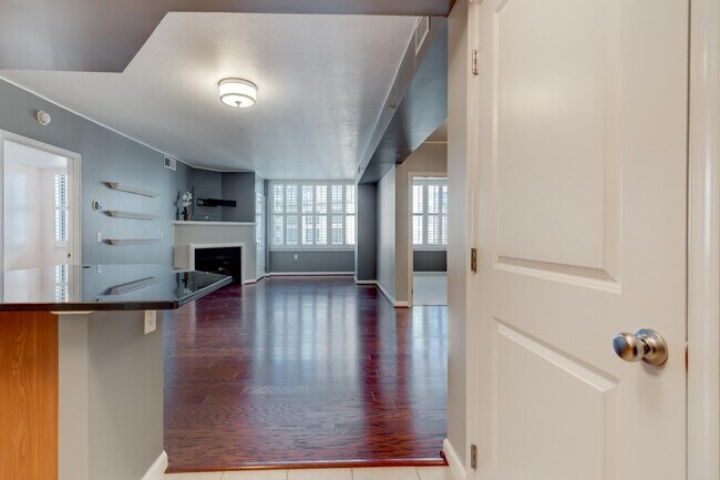 Building Photo - 851 N Glebe Rd