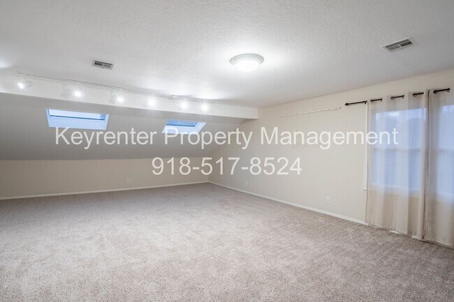 Building Photo - 4 Bed | 3 Bath in Central Tulsa!