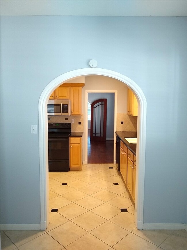 Building Photo - 1722 Haver St