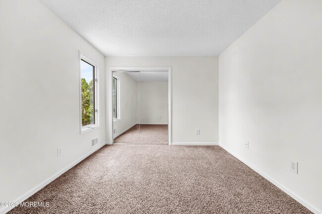 Building Photo - 2230 Bridge Ave