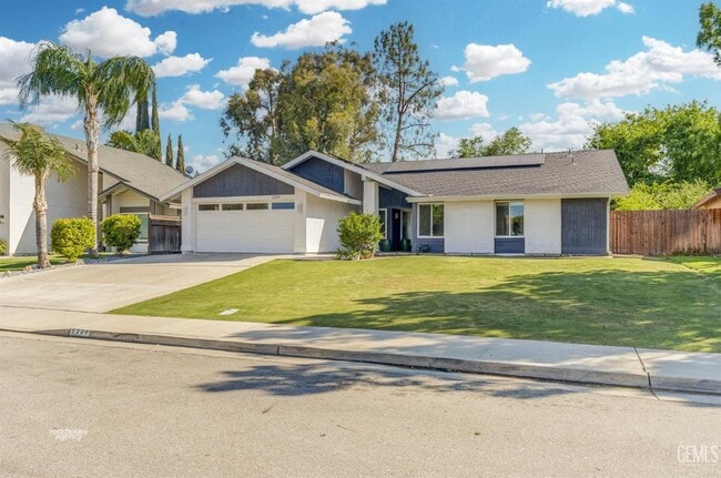 Building Photo - 5209 Pla Vada Dr