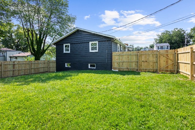 Building Photo - 7313 Beech Ave