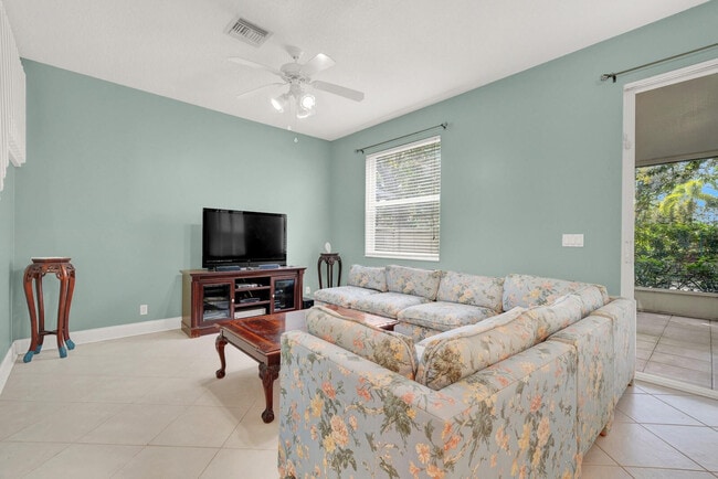 Building Photo - 10120 Boca Palm Dr