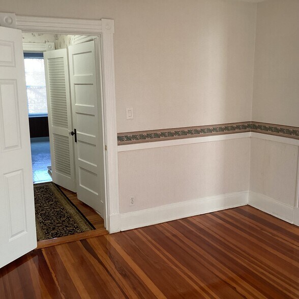 Building Photo - 18 Rockland St