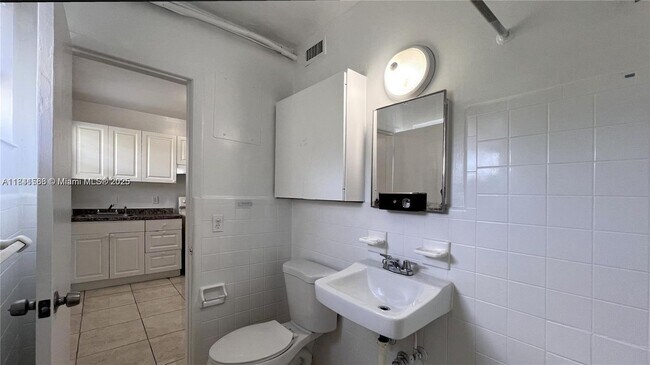 Building Photo - 3711 NW 24th Ave