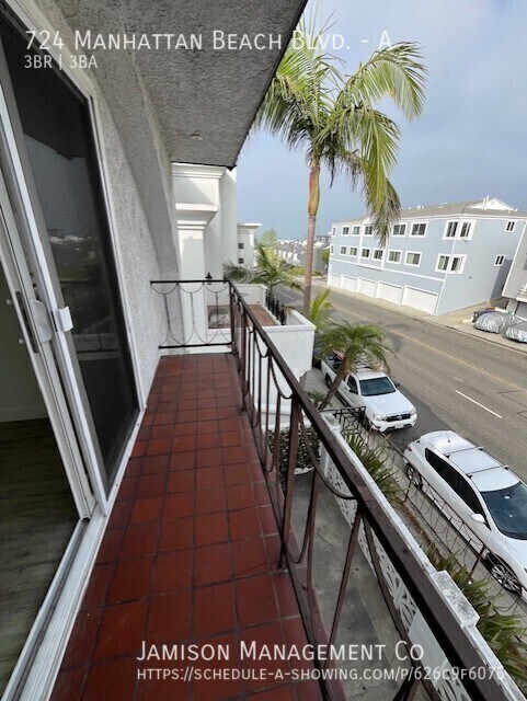 Building Photo - 724 Manhattan Beach Blvd